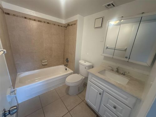 206-7960 Colony Cir N, Tamarac, FL, 33321-8310 | Card Image