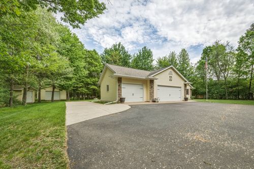 6633 188th St, Chippewa Falls, WI, 54729-6738 | Card Image