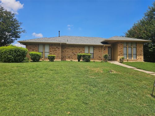 1340 Grand Teton Dr, Desoto, TX, 75115-2939 | Card Image