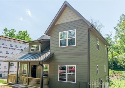 35 Emmett Ln, Asheville, NC, 28806-3201 | Card Image