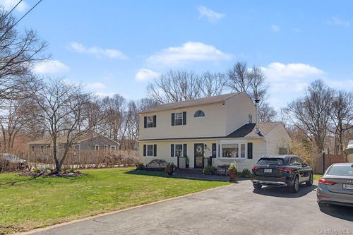 64 Sweetbriar Dr, Mastic, NY, 11950-1610 | Card Image