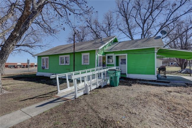703 S Avenue G, House other with 3 bedrooms, 1 bathrooms and null parking in Clifton TX | Image 8