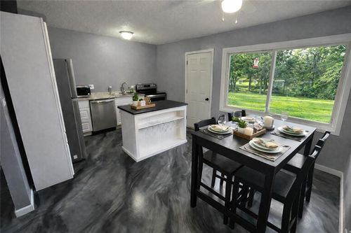 11220 Corrington Ave, Kansas City, MO, 64134-3343 | Card Image