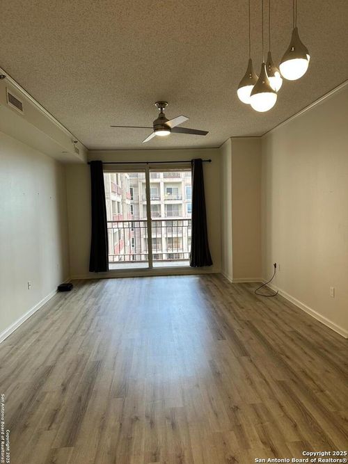 apt-2113-1 Towers Park Ln, San Antonio, TX, 78209-6440 | Card Image