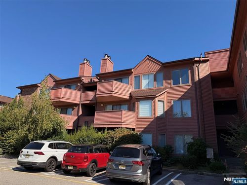 220A Washington Ave, Fort Lee, NJ, 07024-4000 | Card Image