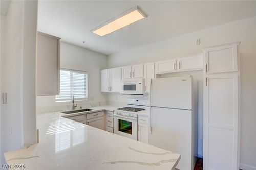 8243-2291 W Horizon Ridge Parkway, Henderson, NV, 89052 | Card Image