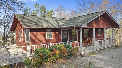 3430 Laurel Ridge Way, Sevierville, TN, 37862-8656 | Card Image