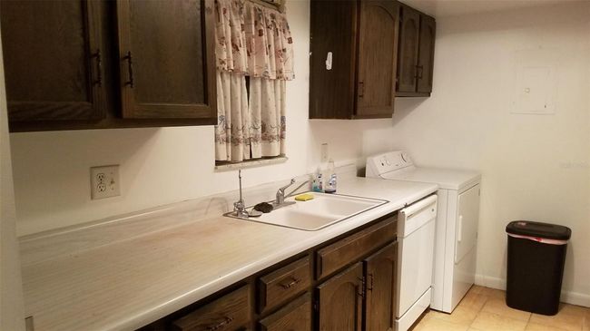 Kitchen left side | Image 7