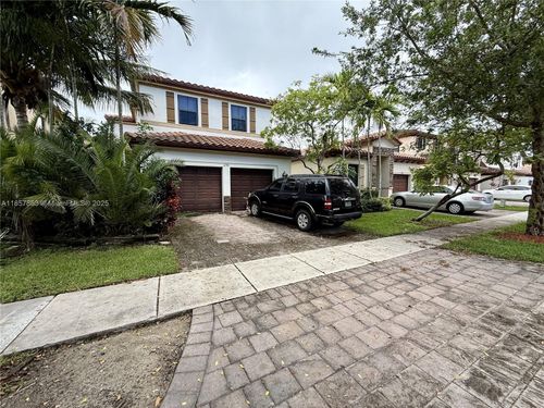 698 Se 34th Ter, Homestead, FL, 33033-7471 | Card Image