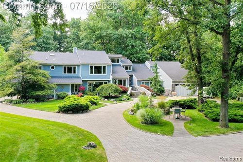 29474 River Rd, Grosse Ile, MI, 48138-1929 | Card Image