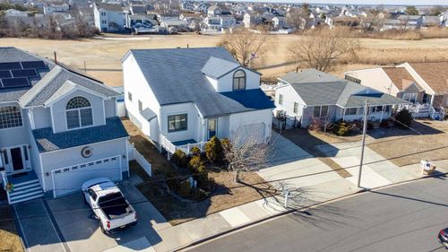 18 Macdonald Pl, Brigantine, NJ, 08203-2933 | Card Image