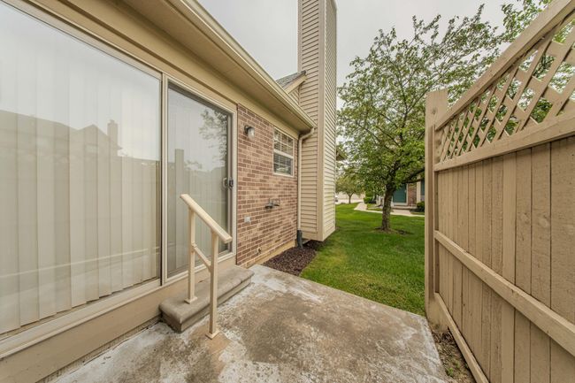 128 Commons Cir, Condo with 2 bedrooms, 2 bathrooms and null parking in Saline MI | Image 5