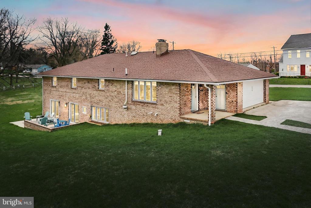 Pleasant Ave, Dallastown, PA 17313