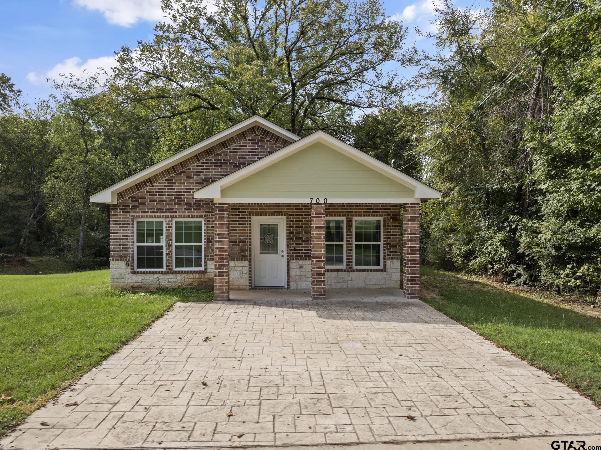 8th St, Mount Pleasant, TX 75455