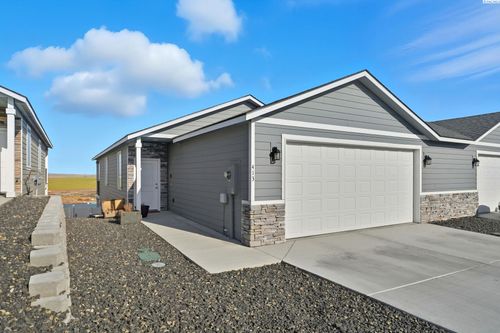 413 Bedrock Loop, West Richland, WA, 99353-2001 | Card Image