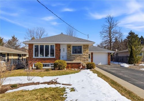341 Terrace Hill St, Brantford, ON, N3R1H6 | Card Image