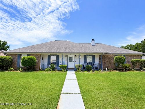 6625 Oakbrook Dr, Ocean Springs, MS, 39564-7969 | Card Image