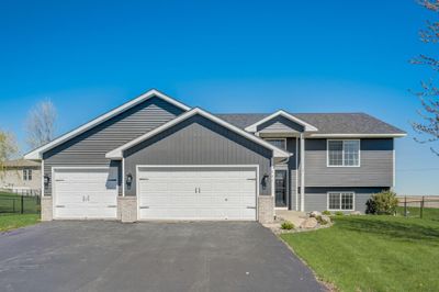 201 Quail Drive, House other with 4 bedrooms, 2 bathrooms and null parking in Montrose MN | Image 1