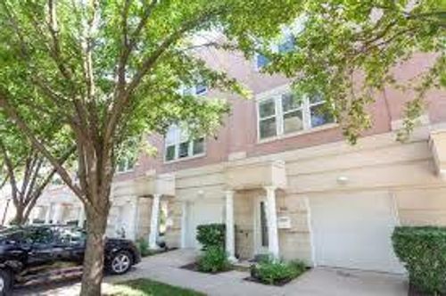 104 Belvidere Ave, Forest Park, IL, 60130-1111 | Card Image