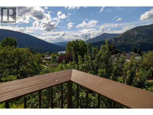 1324 Cedar St, Nelson, BC, V1L2E8 | Card Image