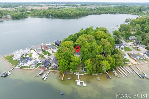 4626 Hilltop Dr, Caledonia, MI, 49316-9634 | Card Image