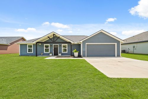 316 East St, East Bernard, TX, 77435-9643 | Card Image