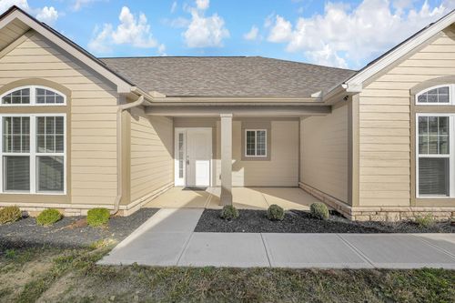 611 Woods Edge Ln, Newark, OH, 43055-6991 | Card Image