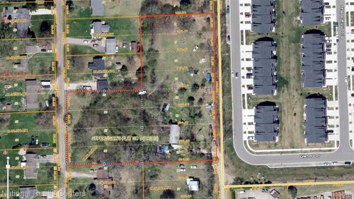 4900 Estes Dr, Lake Orion, MI, 48359-2123 | Card Image