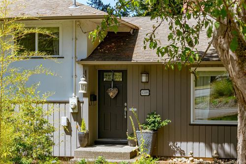 4508 Duart Rd, Saanich, BC, V8N3K2 | Card Image