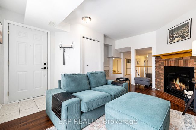 B - 207 Woodfield Dr, Condo with 2 bedrooms, 2 bathrooms and null parking in Nepean ON | Image 5