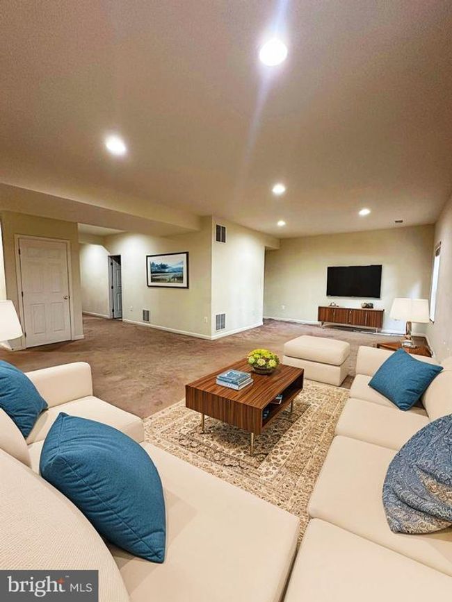 2975 Caribbean Ct, House other with 5 bedrooms, 4 bathrooms and null parking in Fairfax VA | Image 34