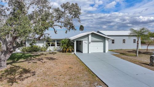 405 Ridgecrest Dr, Punta Gorda, FL, 33982-8524 | Card Image