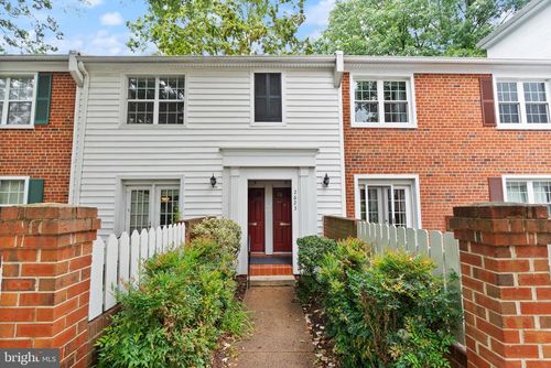 unit-d-2623 S Walter Reed Dr, ARLINGTON, VA, 22206-1225 | Card Image