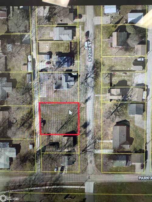 2225 S 12th Street, Burlington, IA, 52601 | Card Image