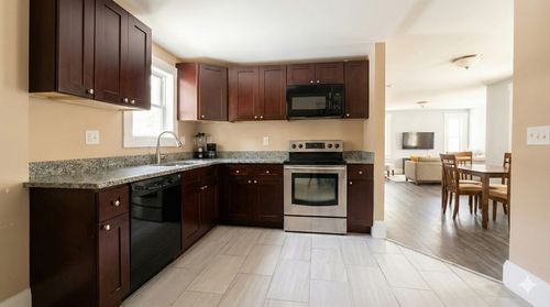 2-596 Beacon St, Lowell, MA, 01850-1337 | Card Image