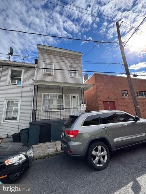 515 W Arch St, POTTSVILLE, PA, 17901-2838 | Card Image