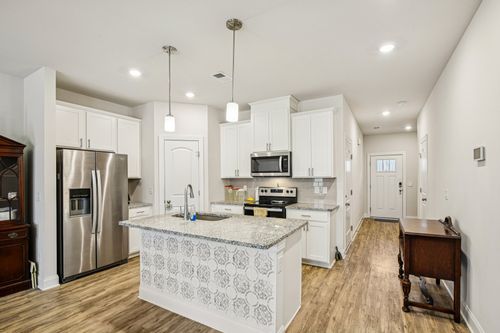 429 Palmetto Dr, Columbia, TN, 38401-2993 | Card Image