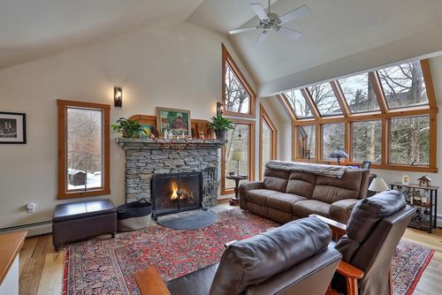 368 Crimson Hawk Rd, Plymouth, VT, 05056-9530 | Card Image