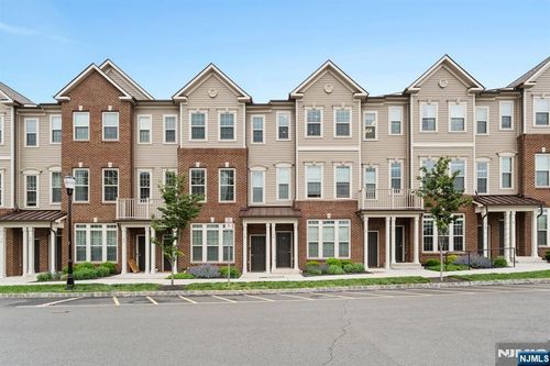 16 Sternadori Rd, Somerville, NJ, 08876-3297 | Card Image