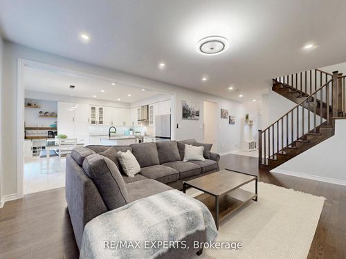 1002 Cole St, Innisfil, ON, L9S0J9 | Card Image