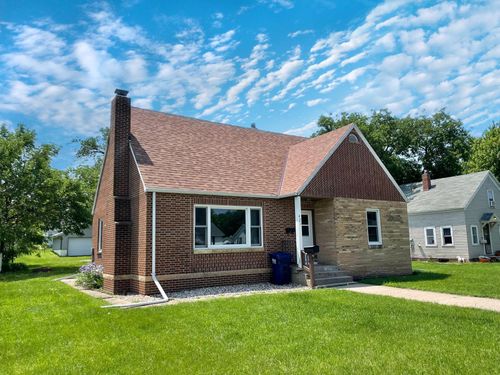 421 W Van Dusen St, Springfield, MN, 56087-1036 | Card Image