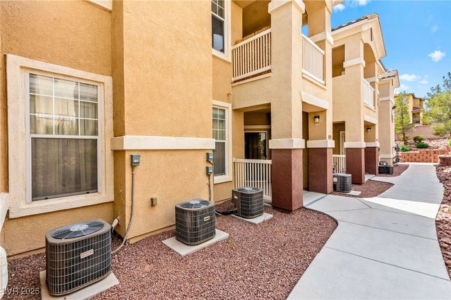 UNIT-1101 - 5855 Valley Dr, Condo with 2 bedrooms, 2 bathrooms and null parking in North Las Vegas NV | Image 7