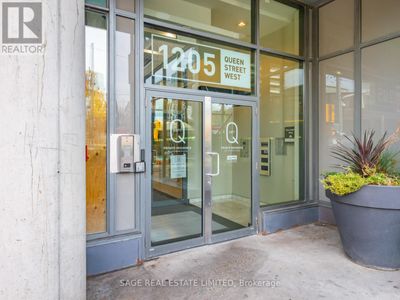 301 - 1205 Queen St W, Condo with 2 bedrooms, 1 bathrooms and null parking in Toronto ON | Image 2