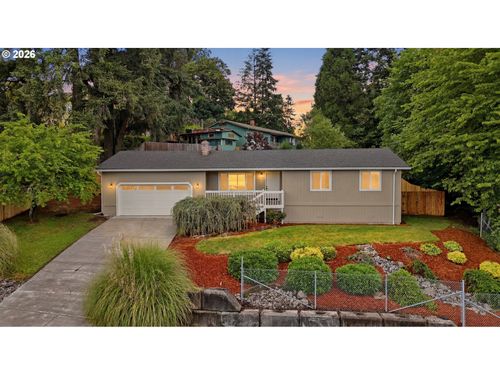 511 W 3rd St, La Center, WA, 98629-5464 | Card Image