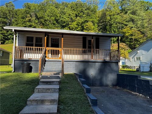 131 Bentley Branch Rd, Chapmanville, WV, 25508-9313 | Card Image