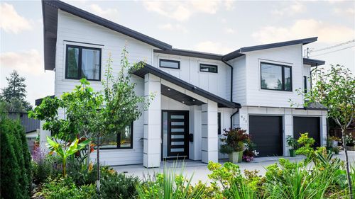 927 Beckwith Ave, Victoria, BC, V8X3S2 | Card Image