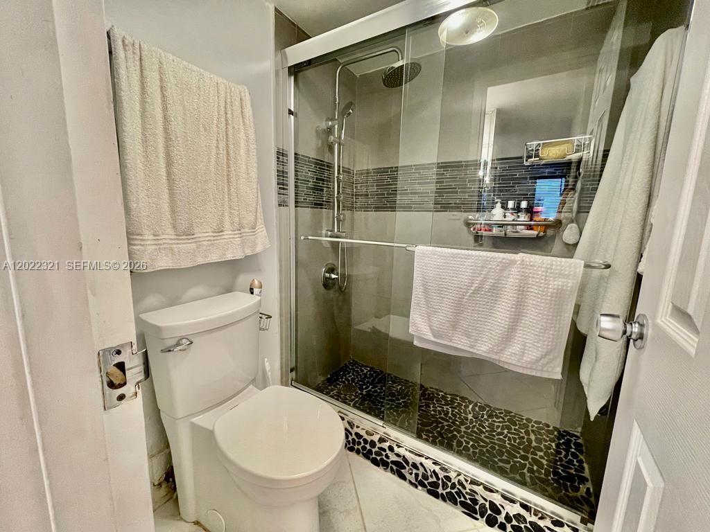 Residential Lease in Hallandale Beach 3