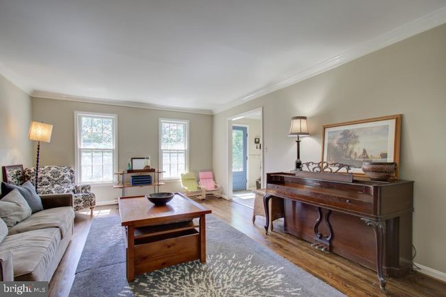 9004 Levelle Dr, House other with 5 bedrooms, 3 bathrooms and null parking in CHEVY CHASE MD | Image 9