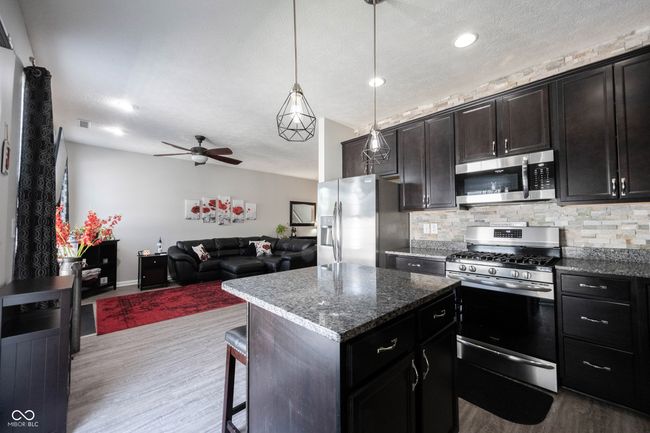 9770 Blue Violet Dr, Condo with 3 bedrooms, 3 bathrooms and null parking in Noblesville IN | Image 7