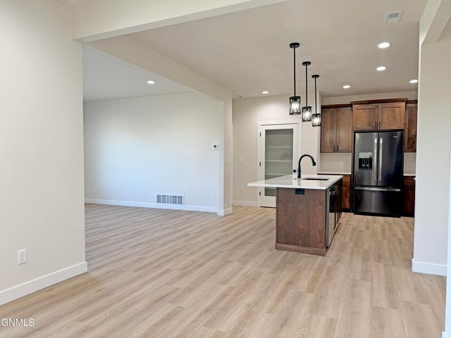2912 Peach Tree Dr, Townhouse with 2 bedrooms, 2 bathrooms and null parking in Bismarck ND | Image 9